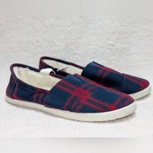 NWOT Women's 8 Red Blue Plaid Slip-On Shoes Sherpa Lined Puzzle Piece Sole